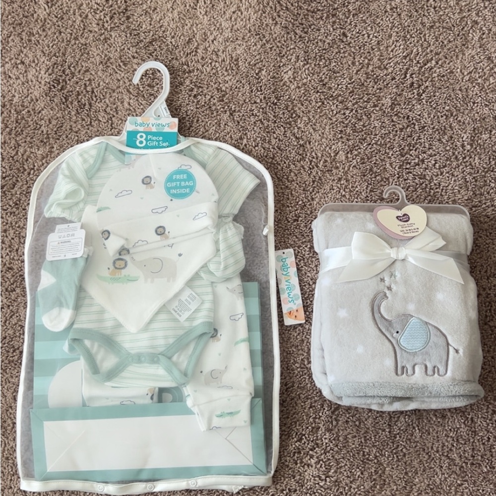 NWT baby boy outfit and blanket 0-3
